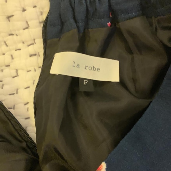 La Robe - Midi Skirt - Picture 4 of 5